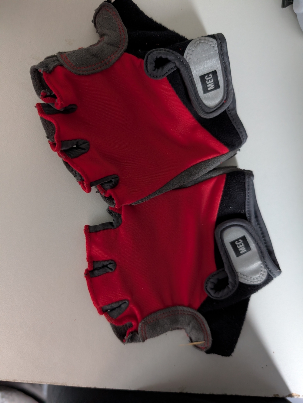MEC Kids Red Fingerless Wheelie Cycling Gloves Size Large